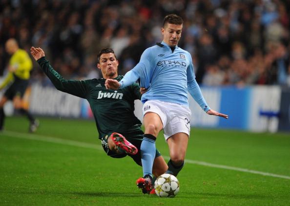 世体：水晶宫愿放乌切回归赫塔费，但西甲规则不允许二次注册（世体：水晶宫同意乌切回归赫塔费，但西甲规定禁止赛季内二次注册）