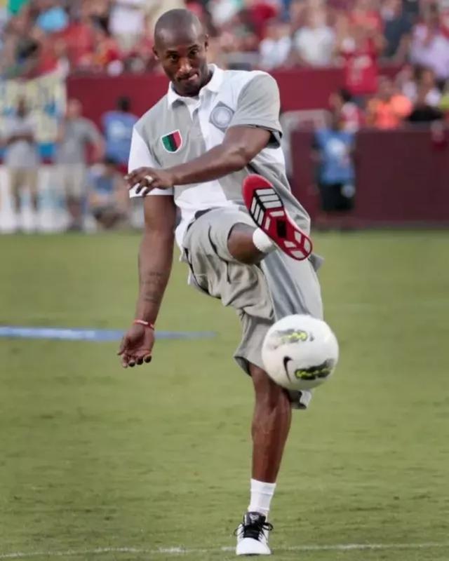 巴萨vs法兰克福，亚马尔带球被断，克瑙夫单刀破门