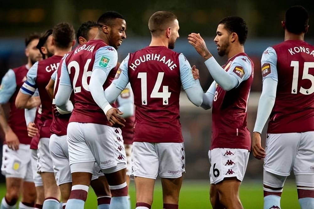 盘点最容易被忽视的足球小技巧（那些常被忽略的足球细节技巧合集）