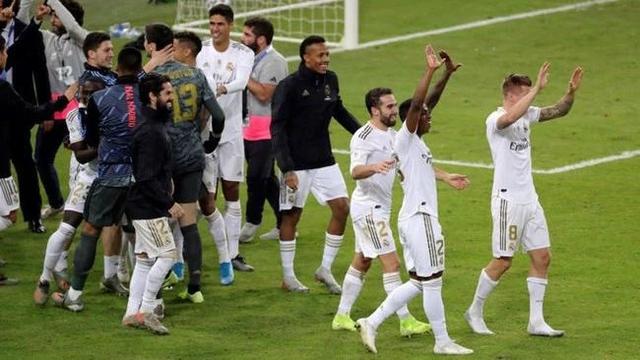 德天空：德甲三强争夺17岁中场德卡特，安德莱赫特要价2500万