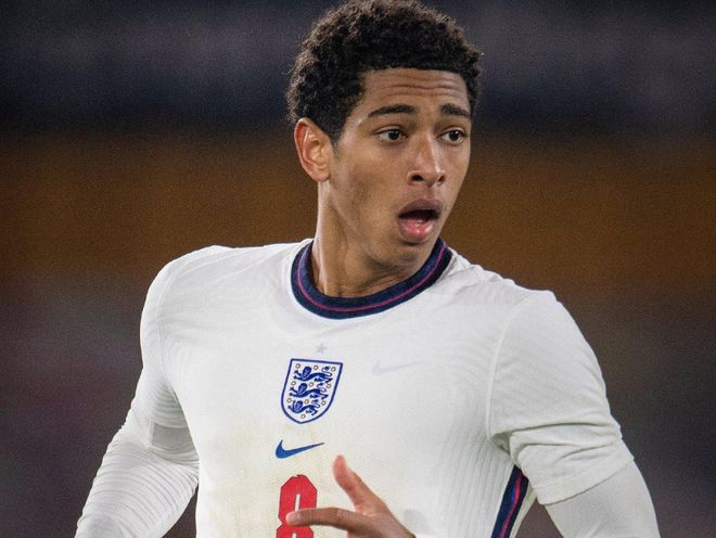 记者：佩德里因拉伤不会前往黄潜客场比赛，但伤势并不严重（因拉伤不随队客战黄潜，佩德里伤情无大碍）