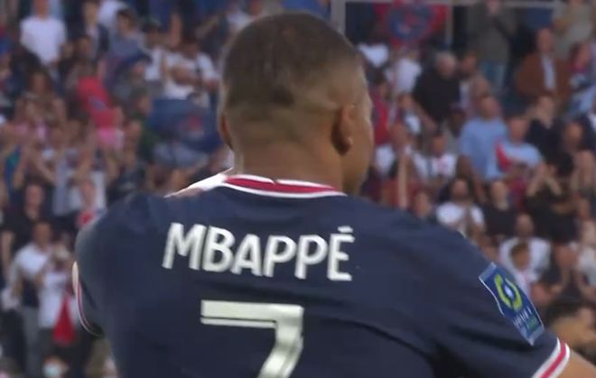 补时连献神扑！拉门斯守住曼联连续394场半场领先不败纪录（补时连番神扑，拉门斯力保曼联半场领先394场不败纪录）