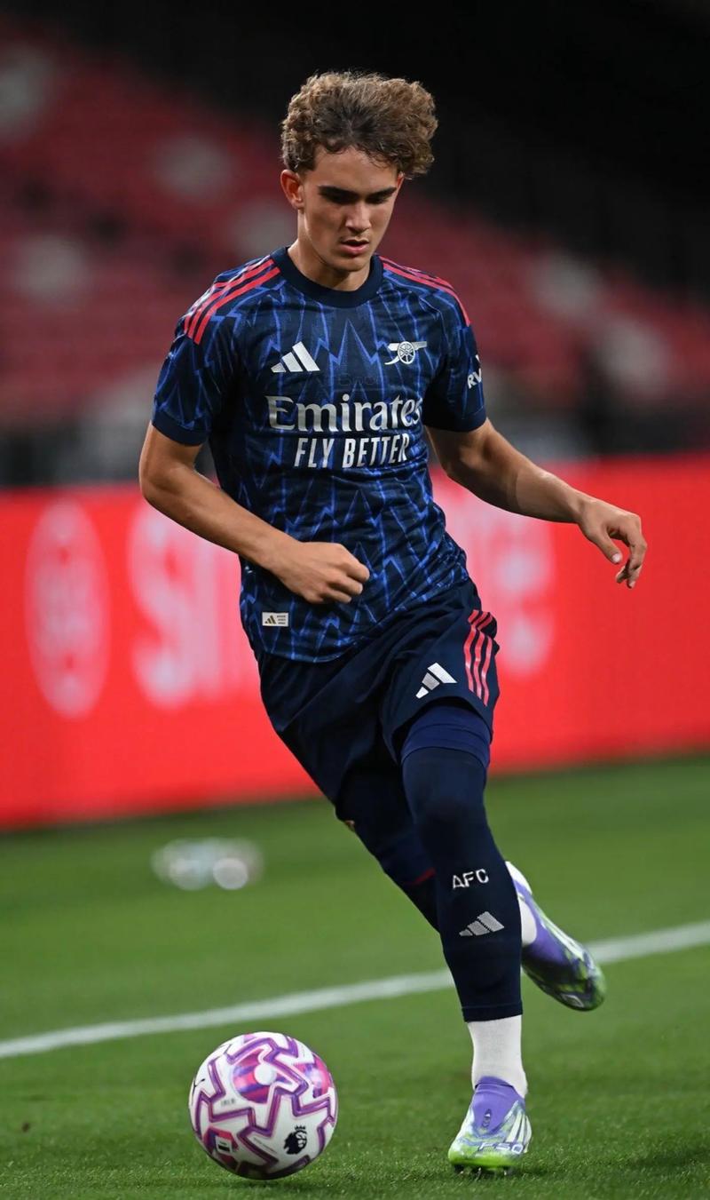 范志毅谈中国足球：压力再大也要挺直脊梁，2038会有希望（范志毅：压力再大也要挺住，2038年中国足球可期）