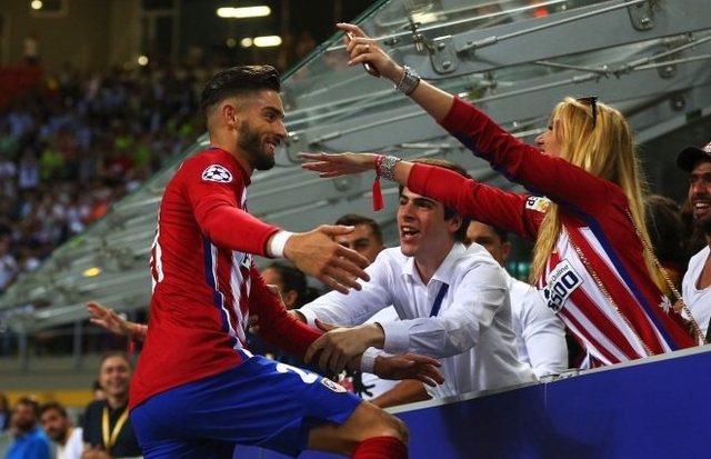 维尼修斯在皇马遭遇嘘声后，社媒发动态前往迪拜引发热议（遭皇马嘘声后，维尼修斯社媒晒赴迪拜动态引发热议）