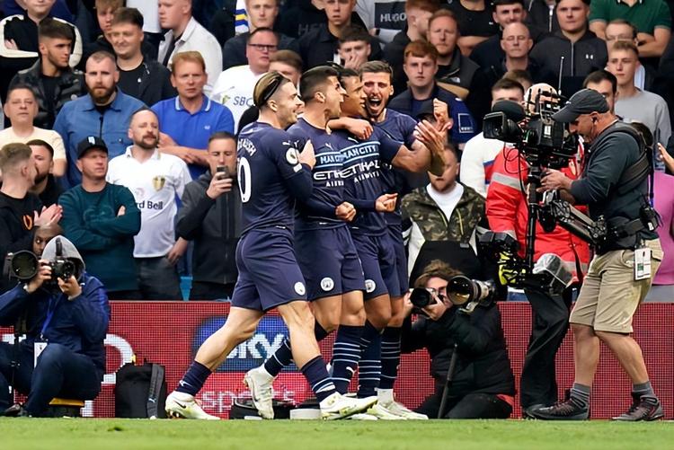 混合团体世界杯！张本智和又崩盘了！决胜时刻被打的毫无还手之力