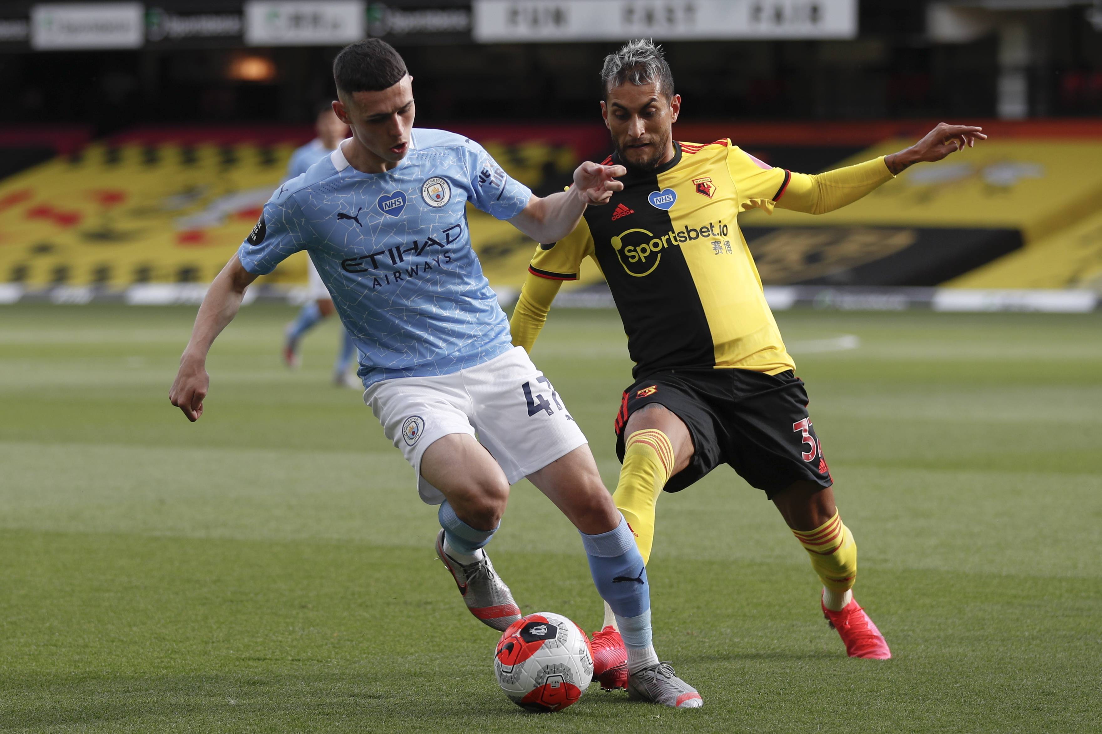 弗兰克：水晶宫体系和曼联相似？不同的球队不能拿来相提并论（弗兰克：别把水晶宫和曼联相提并论，体系各不相同）