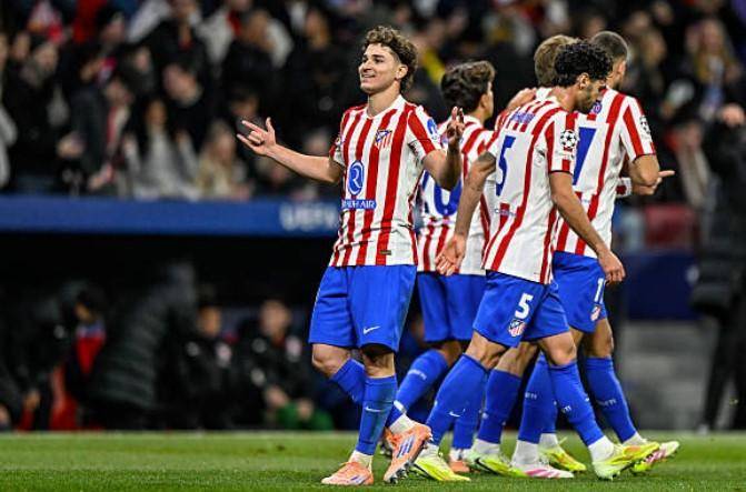 三分像打开外挂一样