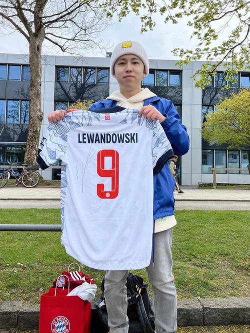 前队友弗朗西斯重伤，上田绮世：他是我的朋友，希望早日康复