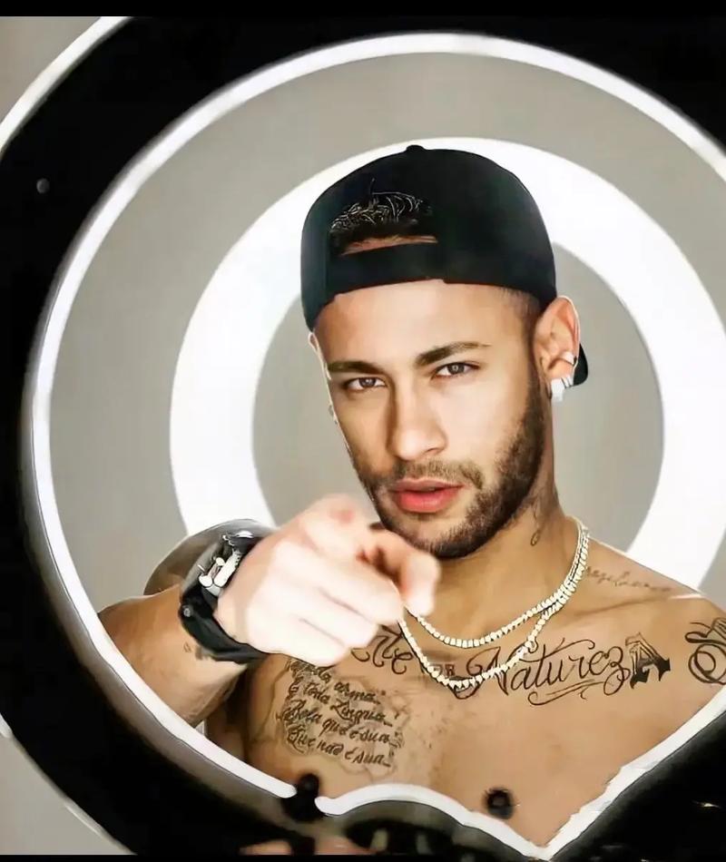 斯帕莱蒂：卡巴尔像一匹马有力量，能反复进行高强度百米冲刺（斯帕莱蒂：卡巴尔如骏马般强壮，可反复完成高强度百米冲刺）