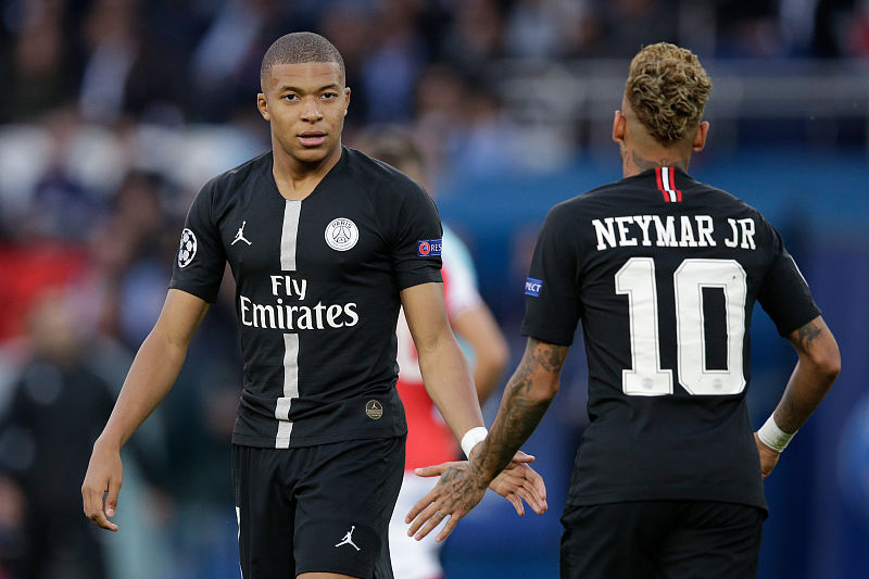 媒体人：中国男篮今日出发前往韩国客场，赵睿随队出征