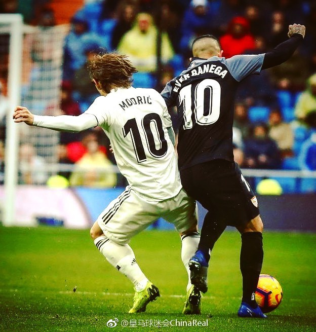 巴萨的丢球方式总是千篇一律…前锋速度也不用特别快，克纳夫这次只有32km／h