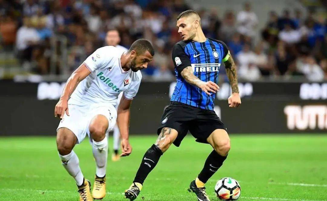 萨拉赫炮轰主帅引震荡！利物浦高层力挺斯洛特，冬窗离队危机加剧（萨拉赫怒斥主帅掀风波！利物浦高层力保斯洛特，冬窗离队风险升级）