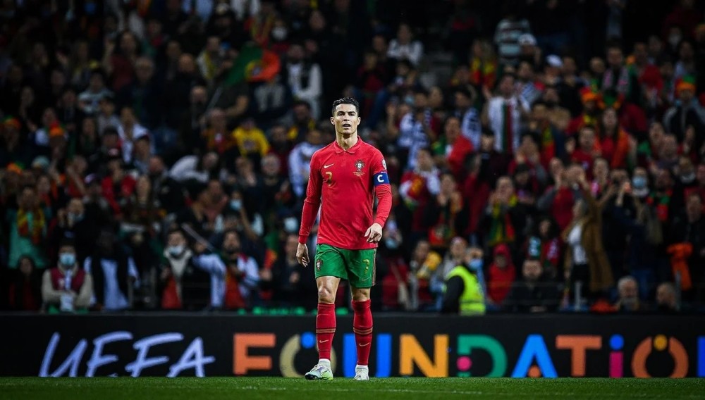 传承足球明星联赛“川辽对决”再现甲A经典，“四川雄起”唤起一代球迷记忆（传承足球明星赛“川辽对决”重现甲A风云，“四川雄起”再燃一代球迷情怀）