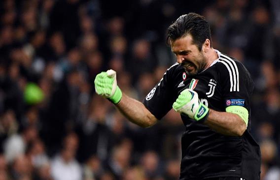 施洛特贝克批队友：大家各自为战，替补登场的球员还一直丢球