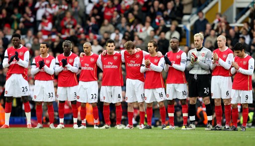 队报球迷票选2025年度11人：中前场巴萨占3席，锋线姆巴佩+登贝莱（队报球迷评选2025年度最佳11人：巴萨中前场占三席，锋线姆巴佩联手登贝莱）