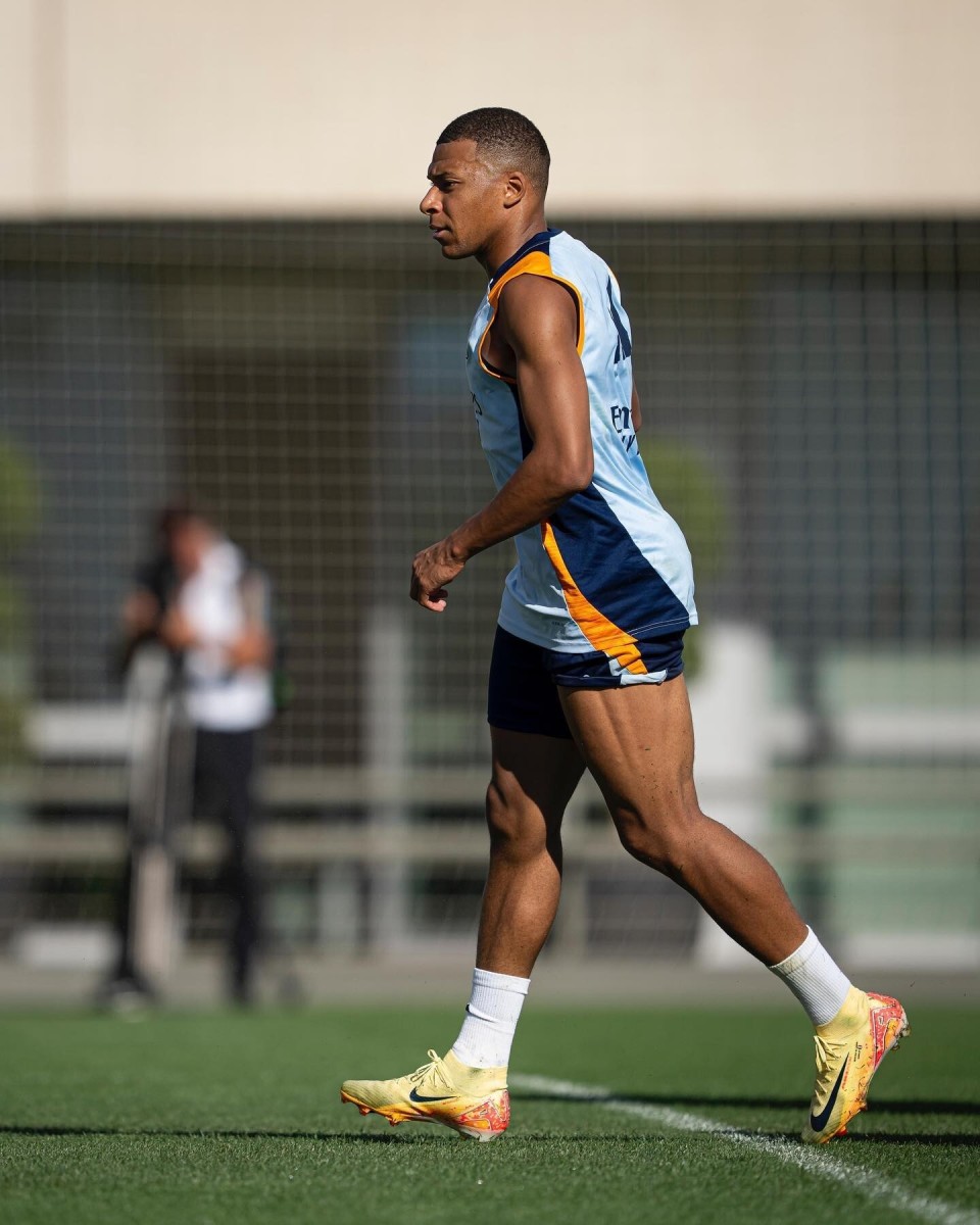 东契奇成为湖人队史第三位连续两场拿35分+10助攻的球员